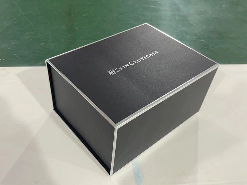 /Brand new model：Collapsible Rigid Box Machine. It can produce 17 luxury cosmetic boxes per minute.